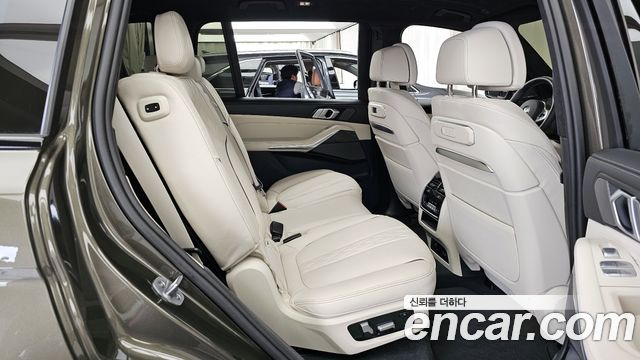 BMW X7 2025 — photo 18