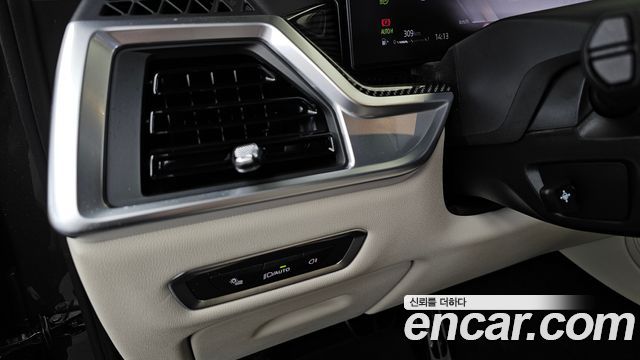 BMW X7 2025 — photo 28