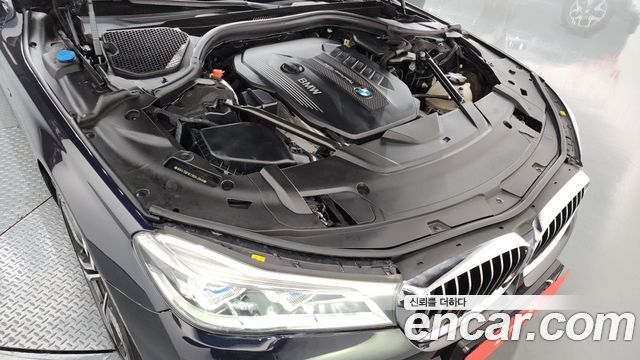 BMW 7-Series 2018 — photo 6
