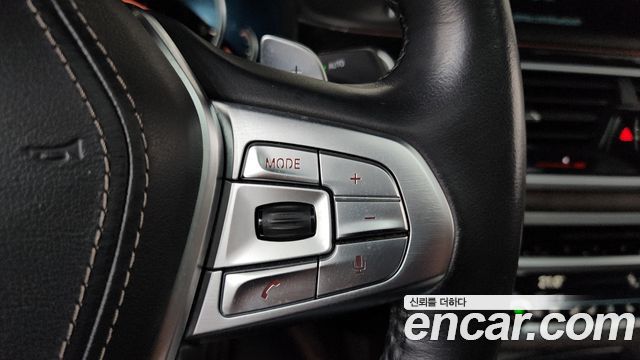 BMW 7-Series 2018 — photo 14