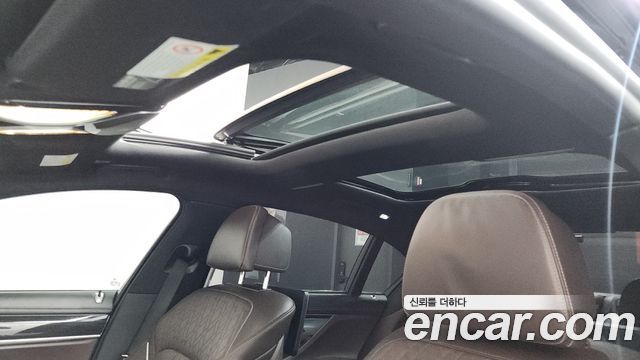 BMW 7-Series 2018 — photo 16
