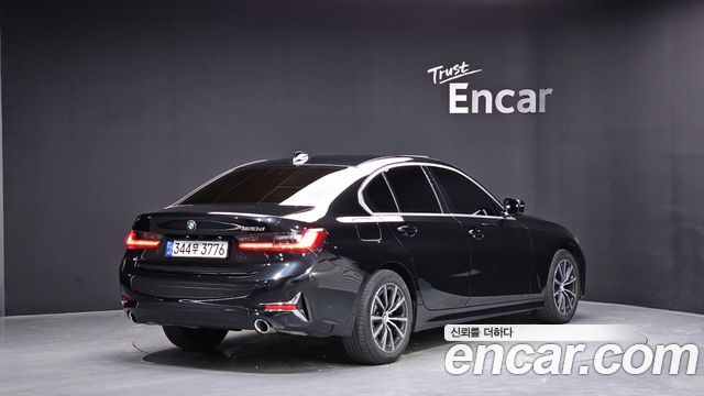 BMW 3-Series 2019 — photo 2