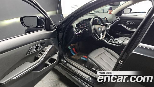 BMW 3-Series 2019 — photo 10