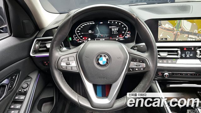 BMW 3-Series 2019 — photo 12