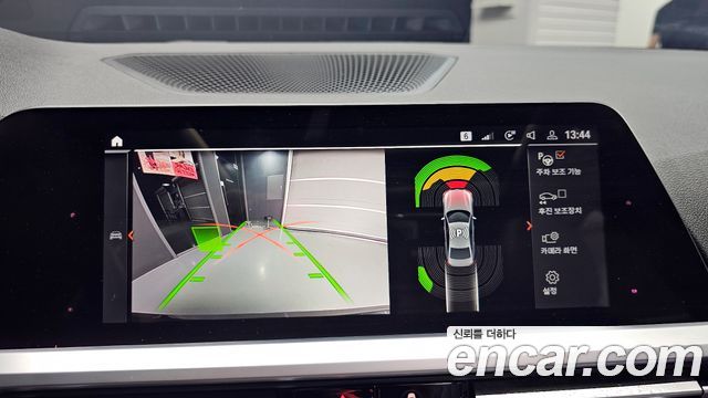 BMW 3-Series 2019 — photo 14