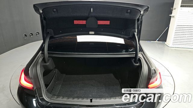 BMW 3-Series 2019 — photo 20
