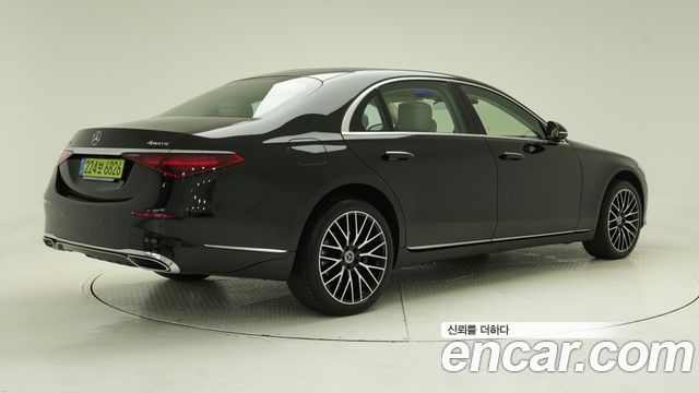 Mercedes-Benz S-Class 2026 — photo 2