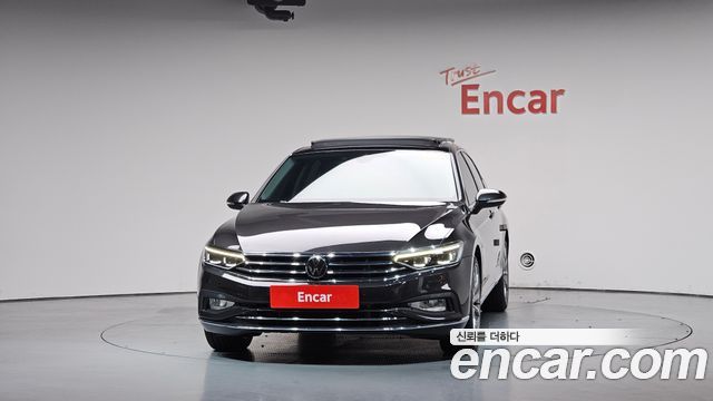Volkswagen Passat 2022 — photo 3