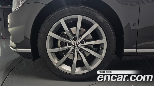 Volkswagen Passat 2022 — photo 5