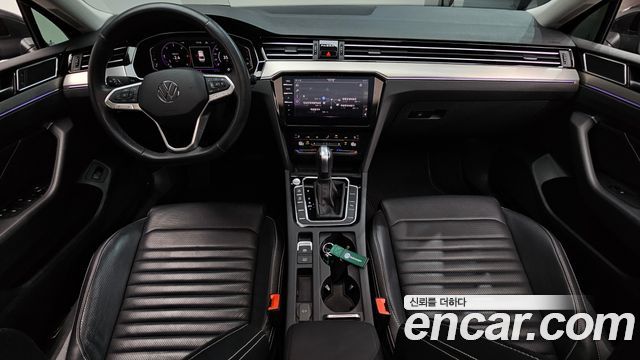 Volkswagen Passat 2022 — photo 10