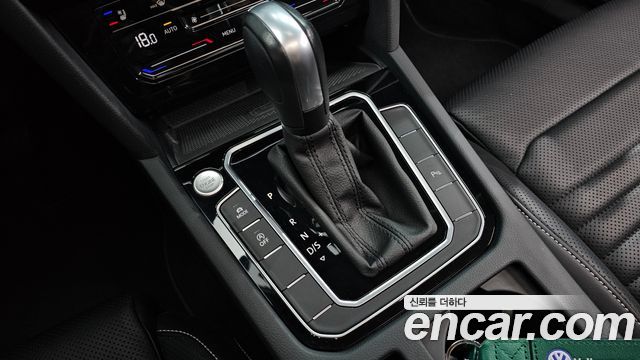 Volkswagen Passat 2022 — photo 12