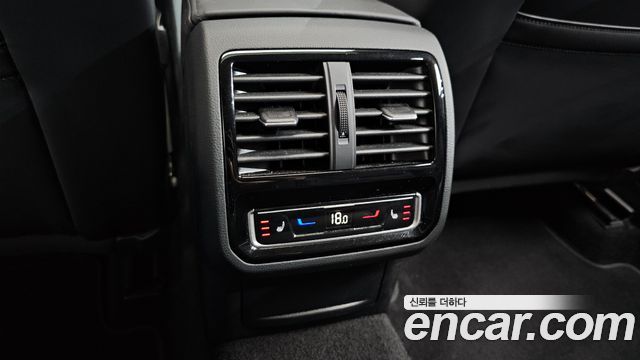 Volkswagen Passat 2022 — photo 25
