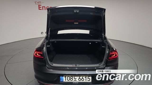 Volkswagen Passat 2022 — photo 26