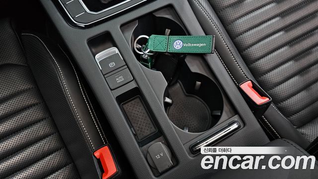 Volkswagen Passat 2022 — photo 29