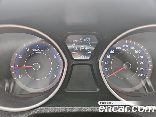 Hyundai AVANTE 2014 — photo 8