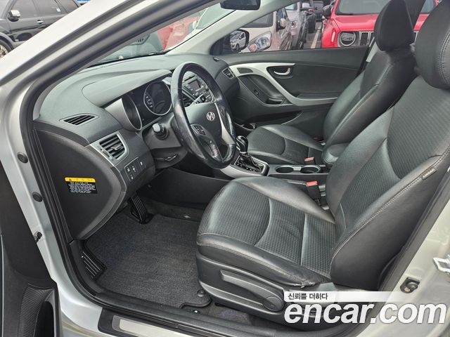 Hyundai AVANTE 2014 — photo 10
