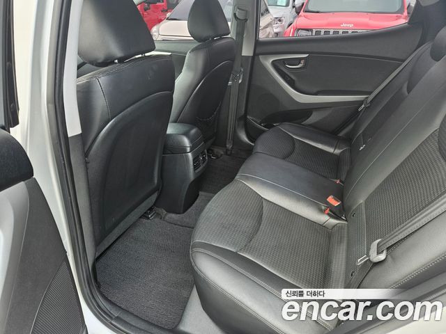 Hyundai AVANTE 2014 — photo 11