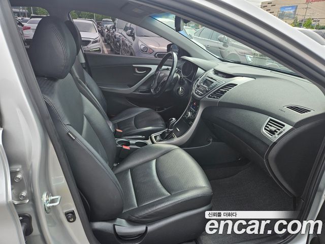 Hyundai AVANTE 2014 — photo 12