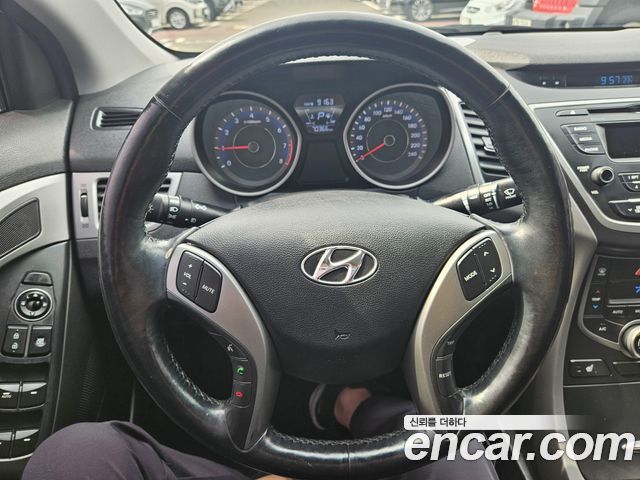 Hyundai AVANTE 2014 — photo 15