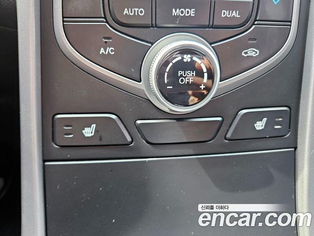 Hyundai AVANTE 2014 — photo 18