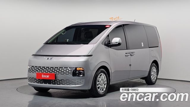 Hyundai Staria 2024 — photo 1