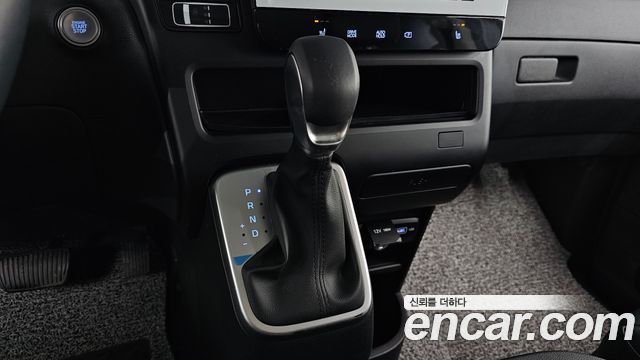 Hyundai Staria 2024 — photo 12