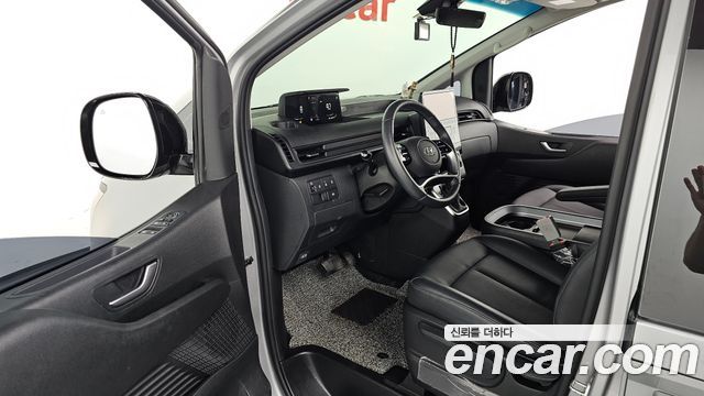 Hyundai Staria 2024 — photo 13
