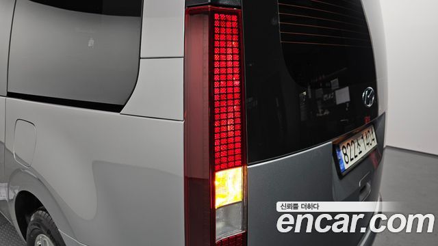 Hyundai Staria 2024 — photo 9