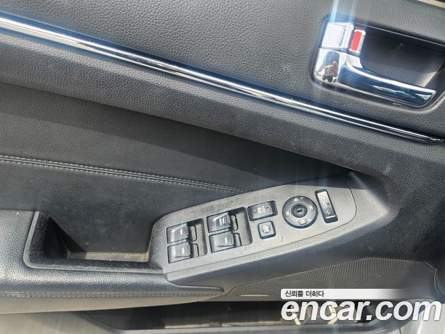Kia K7 2011 — photo 10