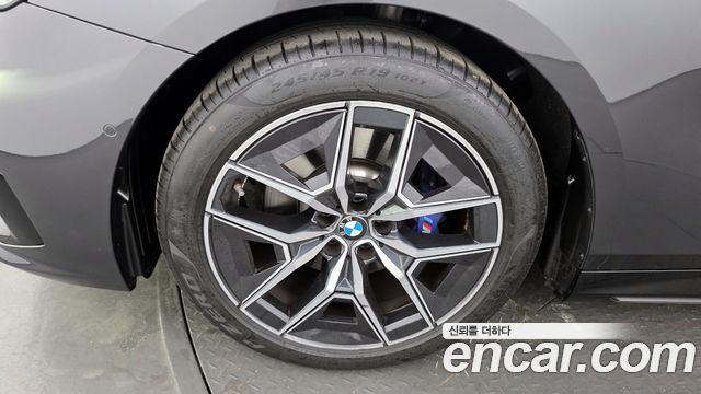 BMW 5-Series 2025 — photo 5