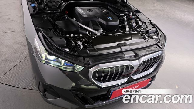 BMW 5-Series 2025 — photo 6