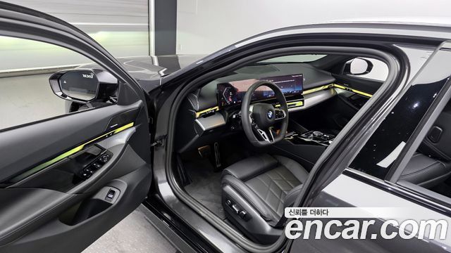 BMW 5-Series 2025 — photo 10