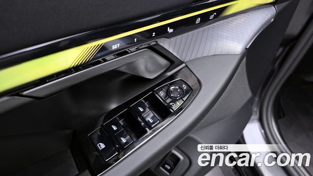BMW 5-Series 2025 — photo 13