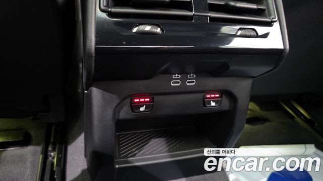 BMW 5-Series 2025 — photo 14