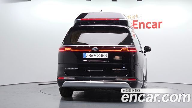 Kia Canival 2021 — photo 4