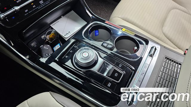 Kia Canival 2021 — photo 12
