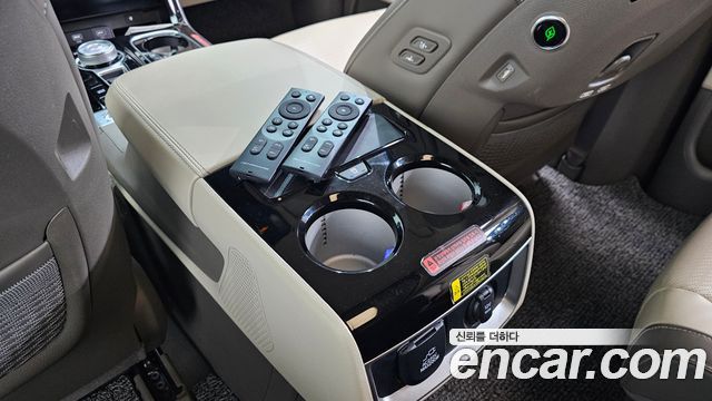 Kia Canival 2021 — photo 22