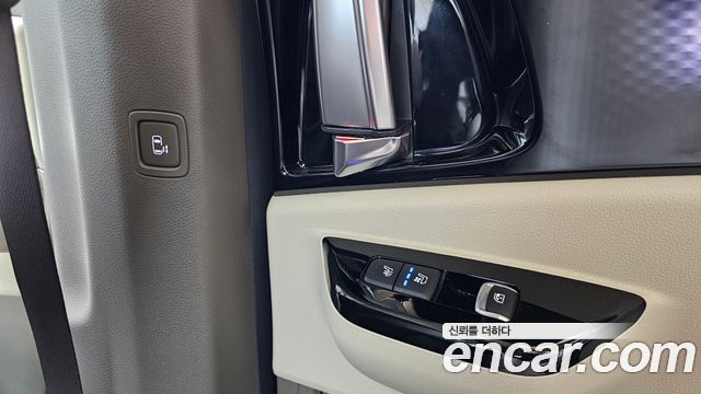 Kia Canival 2021 — photo 29