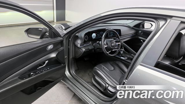 Hyundai AVANTE 2023 — photo 13