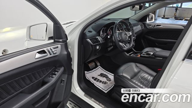 Mercedes-Benz GLE-Class 2017 — photo 10