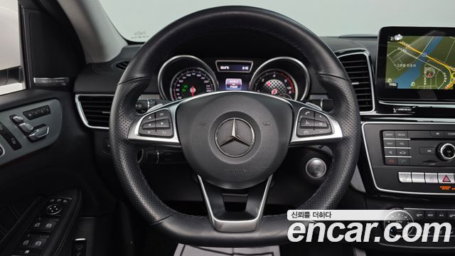 Mercedes-Benz GLE-Class 2017 — photo 15