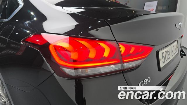 Genesis G80 2019 — photo 9