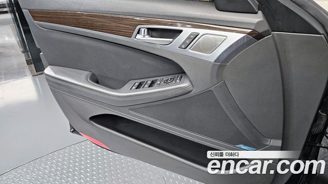 Genesis G80 2019 — photo 14