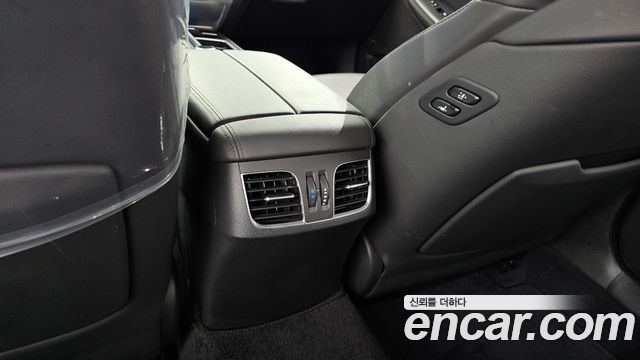 Genesis G80 2019 — photo 32