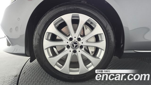 Mercedes-Benz E-Class 2018 — photo 5