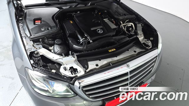 Mercedes-Benz E-Class 2018 — photo 6
