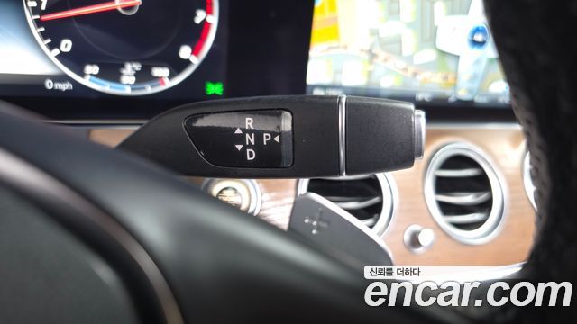 Mercedes-Benz E-Class 2018 — photo 12