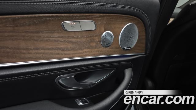 Mercedes-Benz E-Class 2018 — photo 25