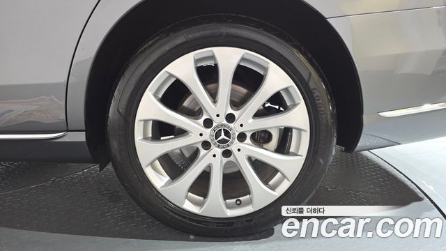 Mercedes-Benz E-Class 2018 — photo 7