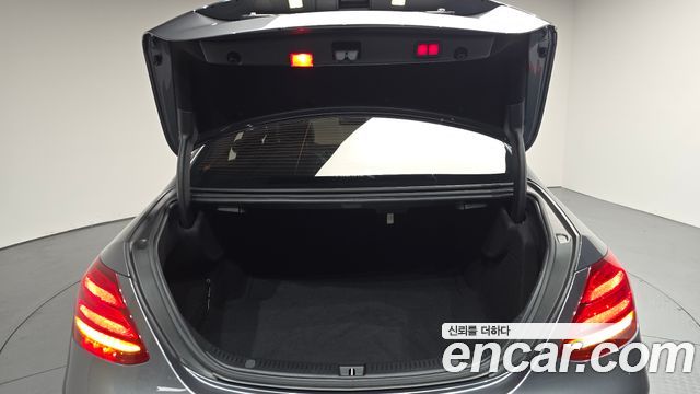 Mercedes-Benz E-Class 2018 — photo 31